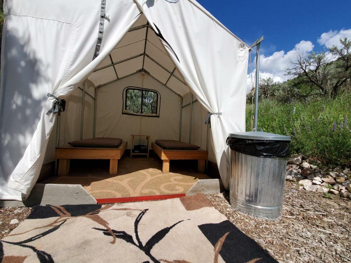 Bristol Cabins 熔岩温泉村 外观 照片